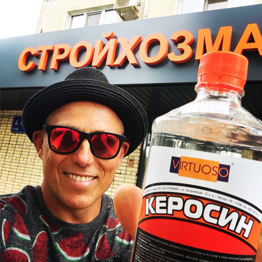 mangelomedia's tweet image. Can you say kerosene in Russian? “kah-roh-seen-uh” #kerosene #firekit #fireflowgear #firestaff #flowarts #firecommunity #ignightflowarts #russia #moscow #russianlanguage #fire #flow #travel @firegroove @trickconcepts @burnclub @temabadin @firesecrett  @akudryavcev_86