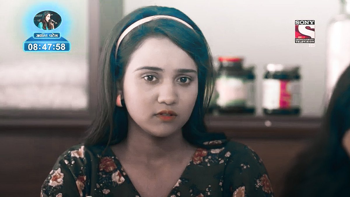 Xx_Juhi's tweet photo. Munna: Are pagal ho gaya hai, munh jal jaega na yarr

Sameer: Dil bhi toh jal hi rha hai na💔
My boi is so hurt😭

#Samaina 
#YehUnDinonKiBaatHai | #YUDKBH https://t.co/Jzd08spzqp