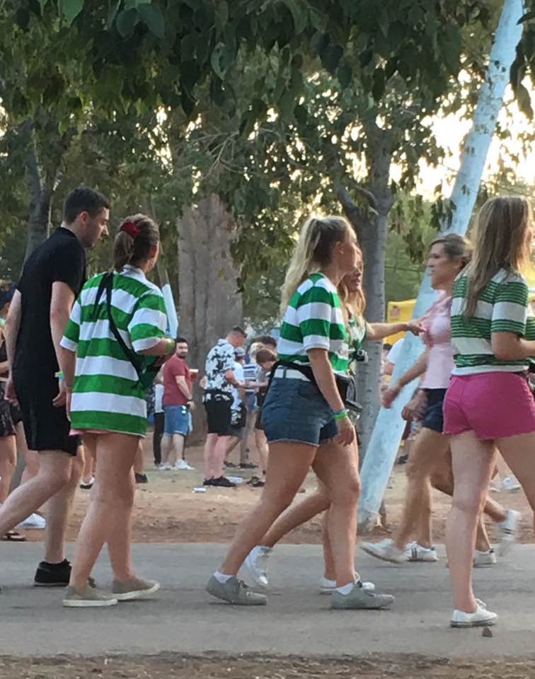 JakeCraig16's tweet photo. Where in benicassim is parkhead? Fucking rednecks 😂😂😂😂 https://t.co/oJDLSelmWw