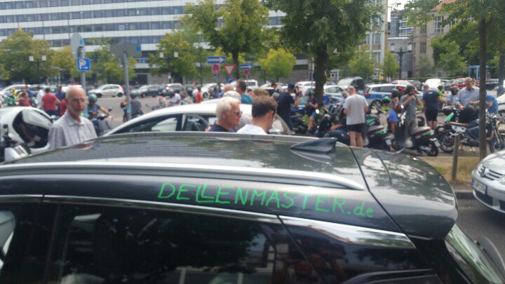 SailerGF's tweet photo. @SailerGF: #emobilisieren in Berlin auf der E-Mobilitätsparade. https://t.co/eORxWDkgj5