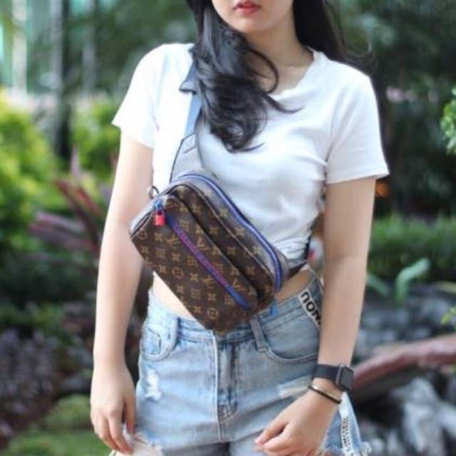 fansshopp's tweet photo. Saya menjual LV BUMBAG ME... seharga Rp310.000. Dapatkan produk ini hanya di Shopee! https://t.co/4vt1SMAjIW #ShopeeID https://t.co/BjirX7G4QK