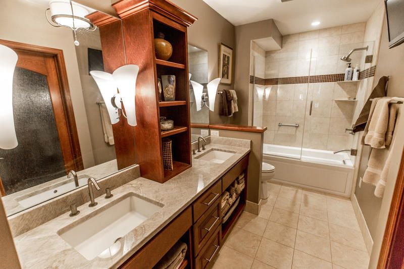 TheLienTeam's tweet photo. Another listing?! 

Move right in 😊! Completely updated Brookfield 📍Condo welcomes you with soaring ceilings 🙌🏼, awesome kitchen w/top-of-the line appliances🍊🥑🍎

Check out our Instagram (@thejefflienteam_wi_realtors) for more pictures! 📸

#dreamwithlien #thejefflienteam https://t.co/G0VbZbLn6W