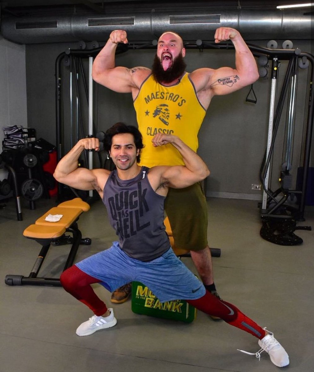 AndPicturesIN's tweet photo. Bicep curls: @Varun_dvn https://t.co/562cdEi3K3