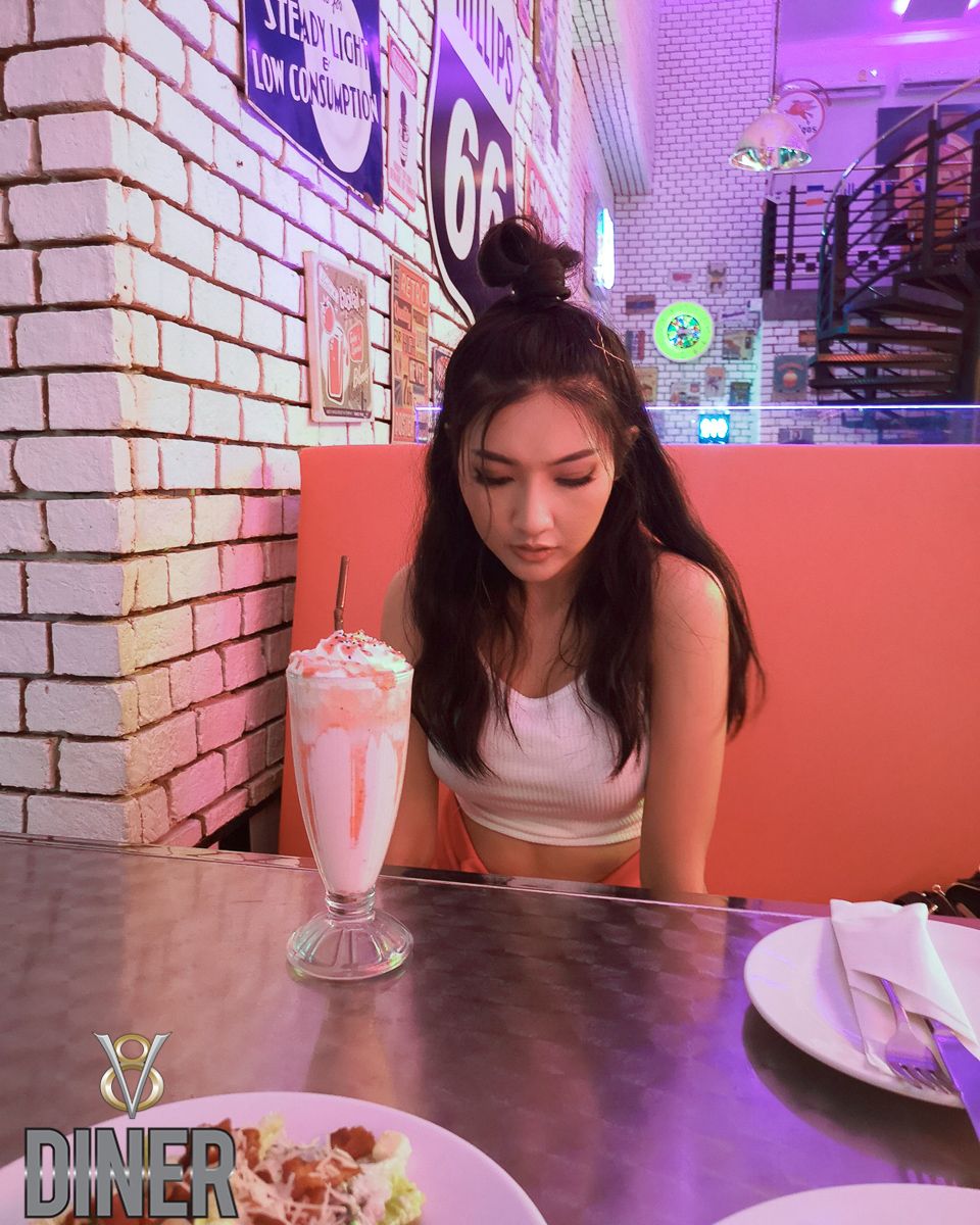 V8Diner_Bangkok's tweet photo. Ice cream shake: You know you want to. (Photo: Supisara Yiingmiink Topaisri)
 #V8Diner #Riverdale #PopsDiner https://t.co/E0GkDRWOxk