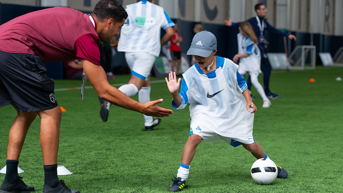 Premier League Communities tweet media