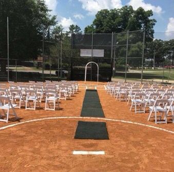 BasebaIlKing's tweet photo. Imagine this wedding ⚾️😍 https://t.co/SD6xeBLCWO