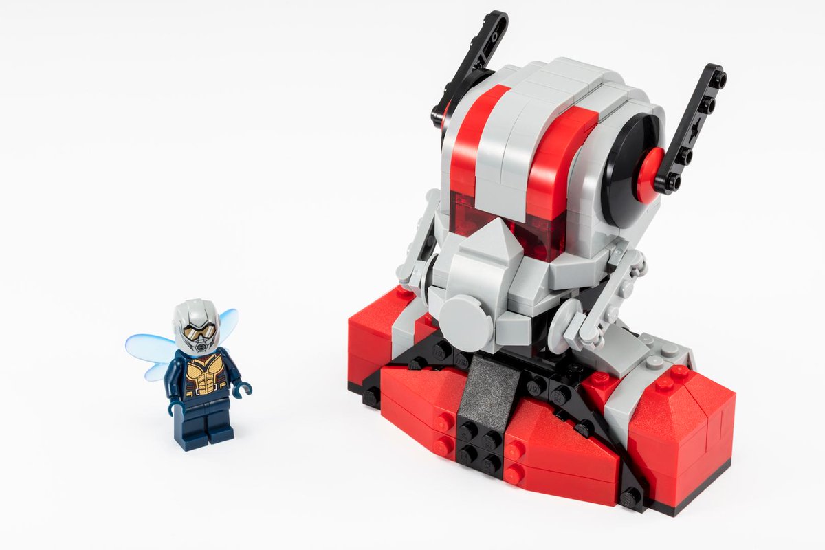 LEGO_Group's tweet image. Retweet for the chance to win a LEGO @Marvel Super Heroes @AntMan @Comic_Con exclusive! 🐜#LEGOSDCC #SDCC #LEGOMarvel #Marvel LEGO.build/TandCs