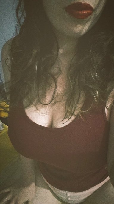 No soy solo un par de tetas 😅😅😅 https://t.co/k5hI6CGcdv<a href="/tag/bigboobs"class="tags"><span>#bigboobs</span></a><a href="/tag/tetasdeliciosas"class="tags"><span>#tetasdeliciosas</span></a><a href="/tag/tetonanatural"class="tags"><span>#tetonanatural</span></a><a href="/tag/tetasynalgas"class="tags"><span>#tetasynalgas</span></a>