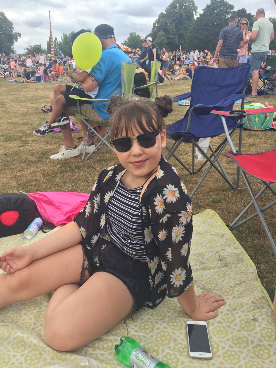 tmd2205's tweet photo. Shout out to Karen, Tracey and molly enjoying Pimms o clock at #Splendour2018 https://t.co/gNdAqAEs4h