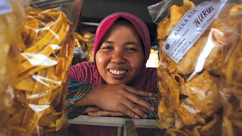 WBG_Education's tweet photo. (Blog) #Indonesia: We’ve demonstrated that an additional public preschool per 1,000 children in the district increases employment of women with age-eligible children by 13.3%. https://t.co/QszJv7BUJg #ECD #EarlyYears https://t.co/B6Bg6JeamK