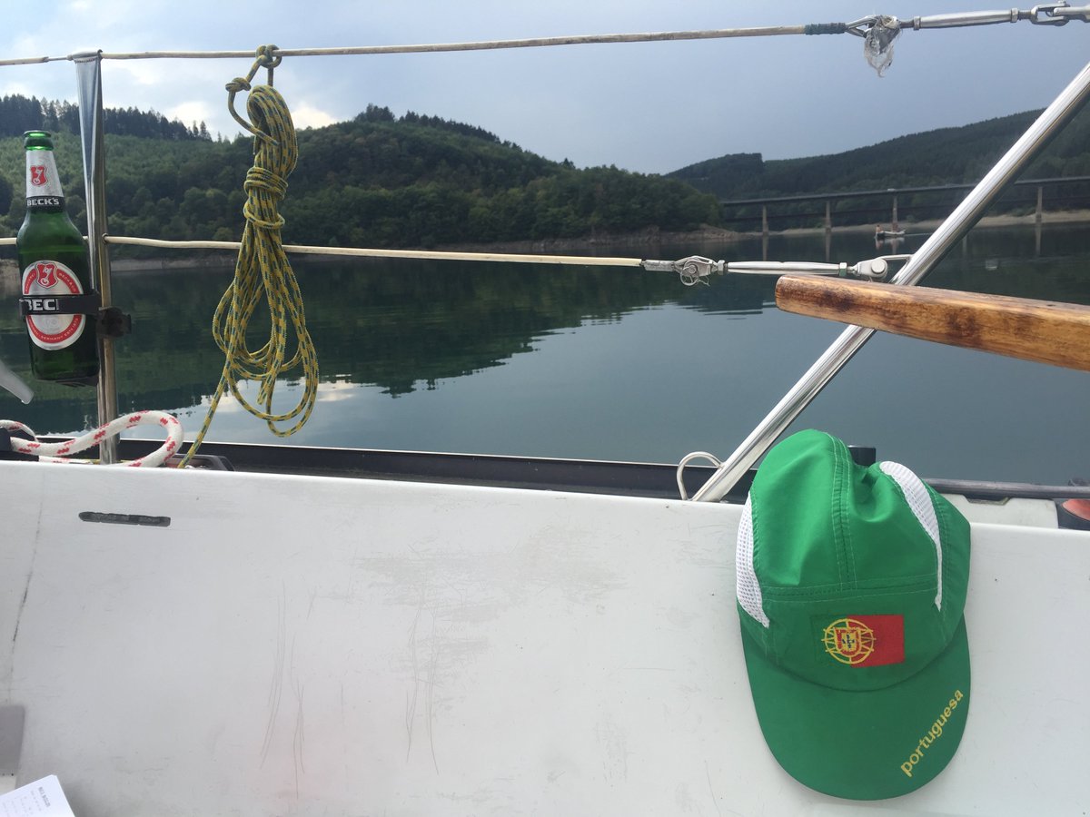 esistimfluss's tweet image. Endlich kommt die #Sonne raus beim #Ankern auf der #Biggetalsperre #Biggesee mit #Raffa und #yellowboatconsulting