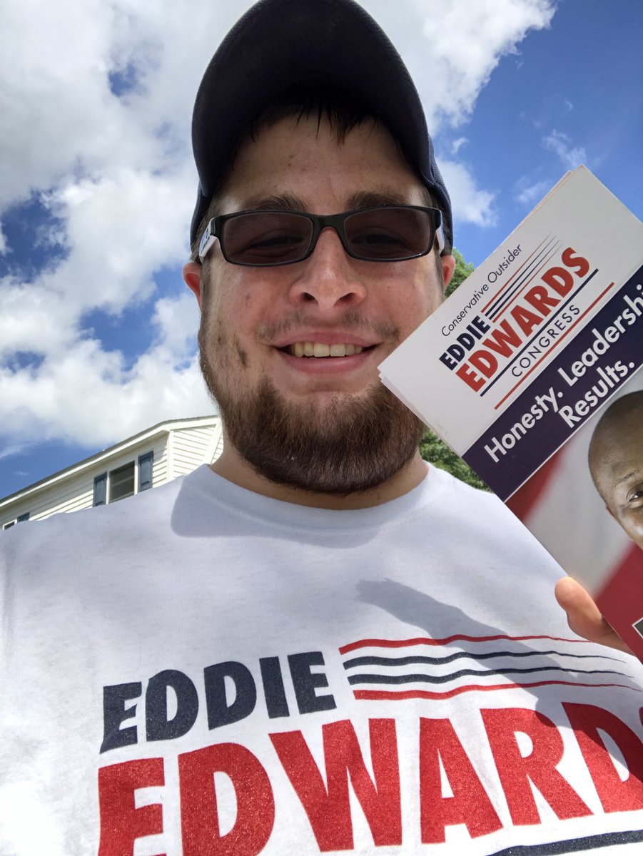 BelangerCEO's tweet photo. What a great start to a beautiful day for @EddieEdwardsNH knocking on doors in Manchester before the big office opening today! #Edwards2018 #NHpolitics #nh01 https://t.co/R20M1uCObO