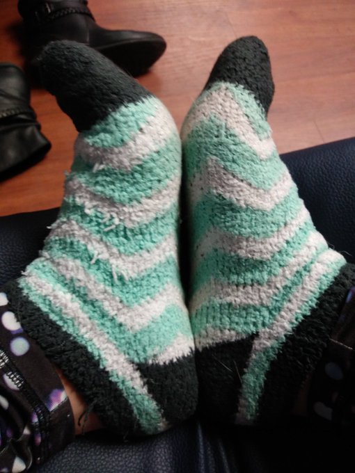 Alone at work, so im sharing with you a few pictures. I hope you like them;) #footfetish #Comfysocks<a href="/tag/footfetish"class="tags"><span>#footfetish</span></a><a href="/tag/comfysocks"class="tags"><span>#comfysocks</span></a>