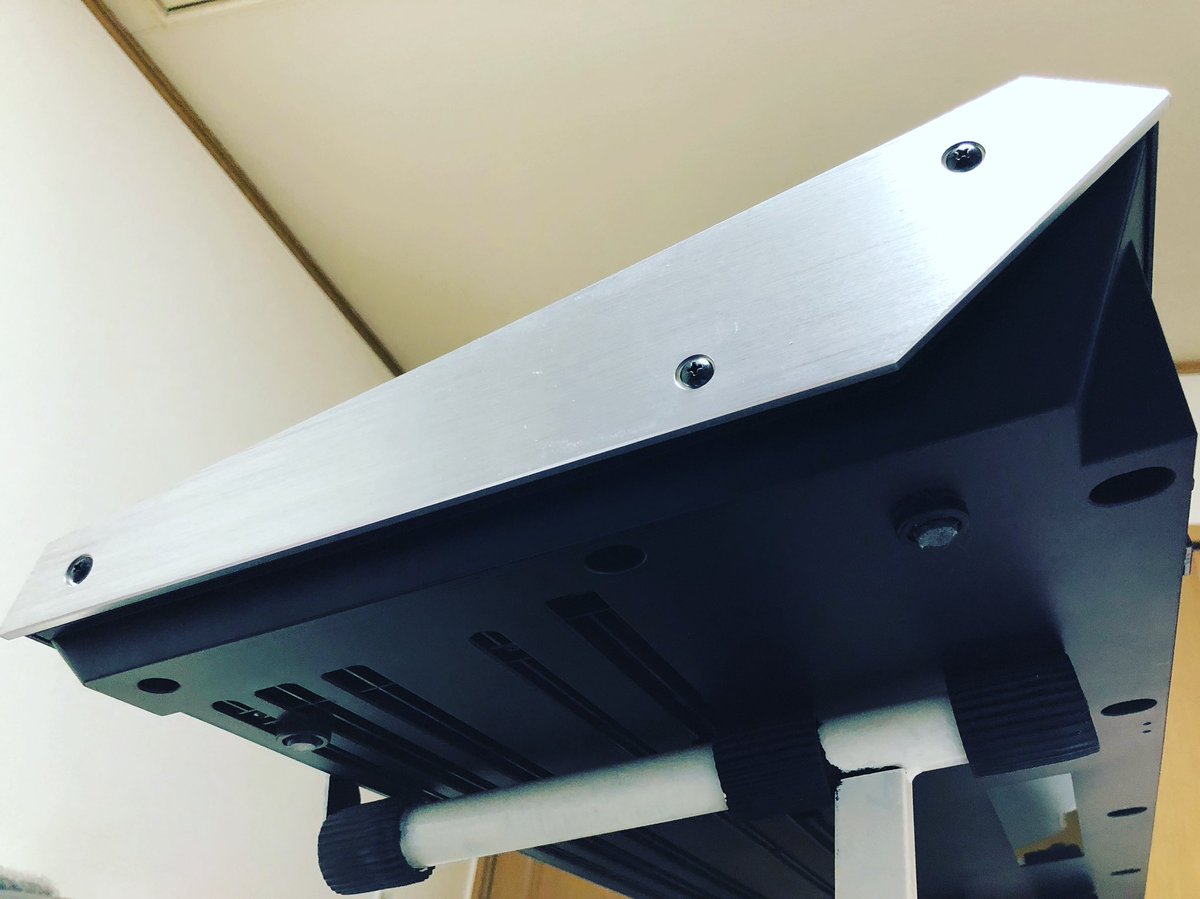 mayatty1982's tweet image. このアングルやべーなぁ。

サイドパネルフェチとしては、非常にヤバイ。

はっきし言って、無音カメラだったら、確実に撮れませんからね。

#Roland #system8