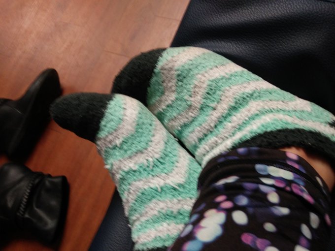 Alone at work, so im sharing with you a few pictures. I hope you like them;) #footfetish #Comfysocks<a href="/tag/footfetish"class="tags"><span>#footfetish</span></a><a href="/tag/comfysocks"class="tags"><span>#comfysocks</span></a>