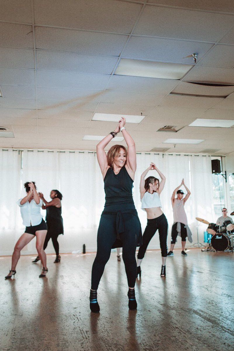 BodyBeatzDance's tweet photo. Join us for a little hip hop and a lotta joy on the dance floor this AM✨🙌🏽🔥👏🏼☀️10:15-11:15AM BodyBeatz Freestyle @FormFitnessPA #DanceLife #HipHopYaDontStop https://t.co/SkjxF0vrcS