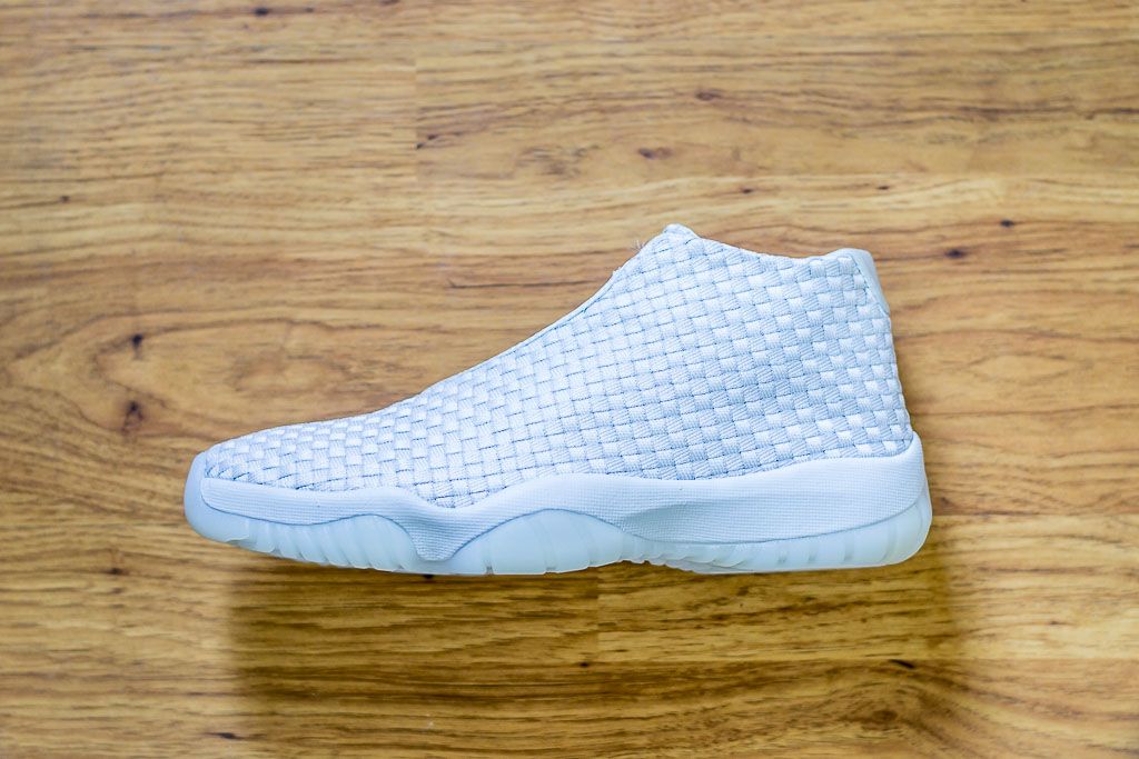 TonyDiamondsTDC's tweet photo. #AirJordan #JordanFuture Pure Platinum pickup video & Where To Buy: https://t.co/zoEgqNoaTh https://t.co/V4pBvSfxok