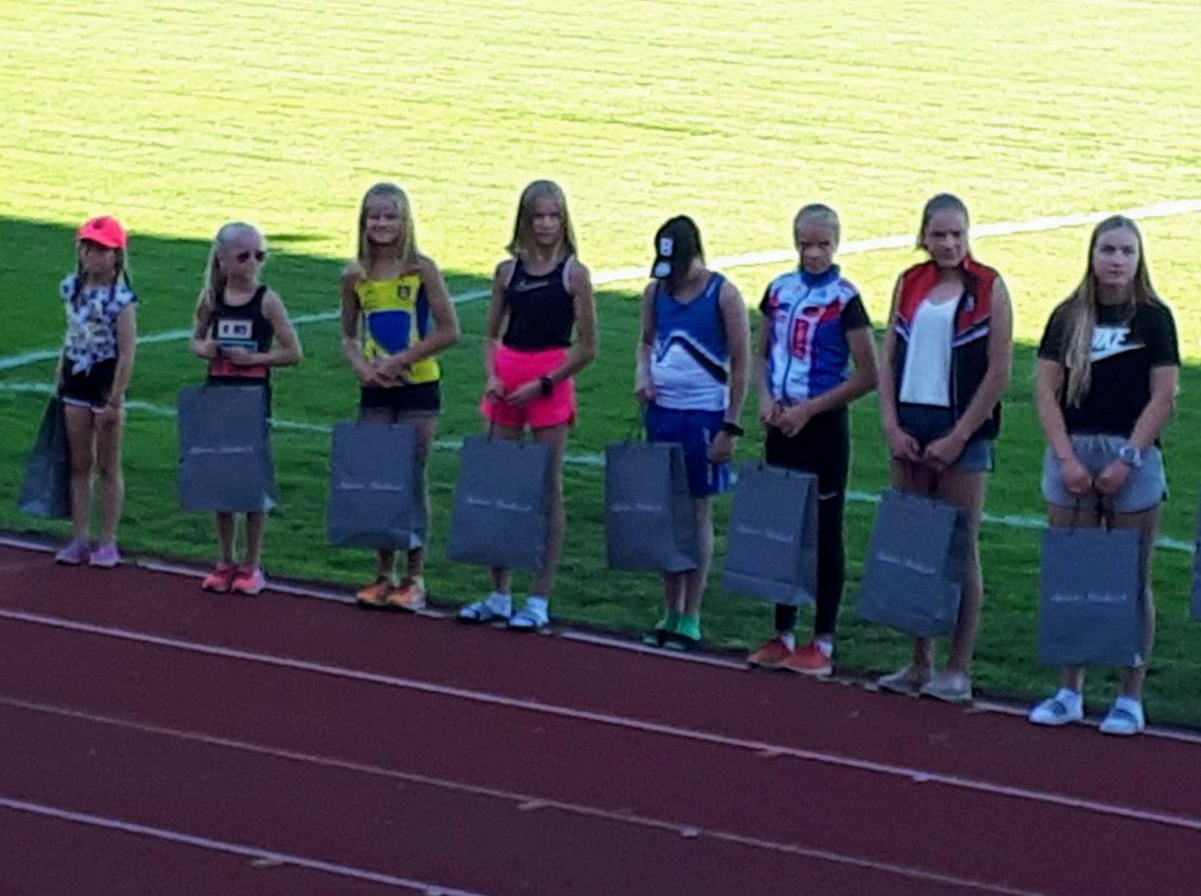 Elli Punto #fin5 voittoon D13 sarjassa. Onnittelut Ellille upeasta voitosta #suunnistus'kisoissa 🥇