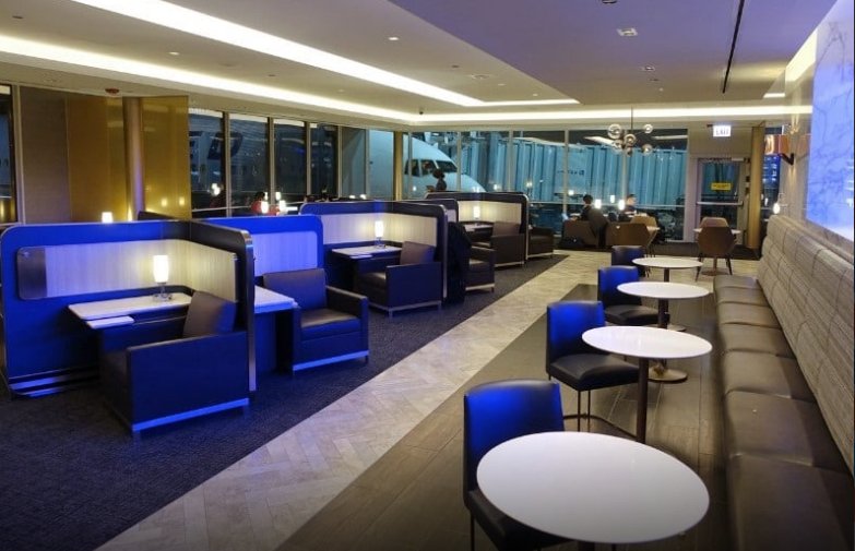 OnBusinessClass's tweet photo. United Polaris lounge at Chicago O’Hare International Airport voted Best Business Class Lounge in US. https://t.co/DAhMxUYAFa