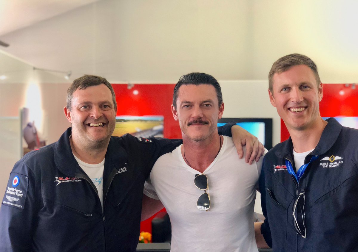 Having the best day at @FIAFarnborough #FIA2018 also got to meet these lucky men who get to do crazy shit in Extra300 aircraft. @thebladesteam