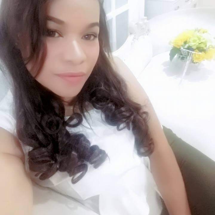 Mace Ambon..kerja di BKD PROVINSI PAPUA. . Paling HIPER SEX..Suka VCS 
Nama MOMSKY FEBE... 
SY sdh bersama nya berapa lama waktu itu...
Ooooohhhh paling bernafsu...