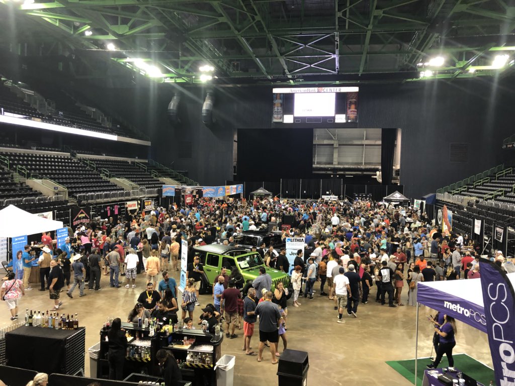 MLunoff's tweet photo. At #WingapaloozaCC to check it out!  Lots of people!  They need more vendors! #gettingfull https://t.co/FDi6NlZTge