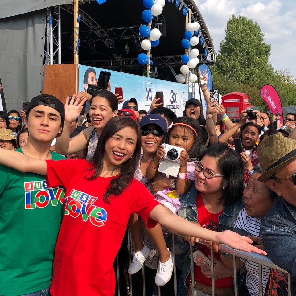 KapamilyaTFC's tweet photo. 'Di makapaniwala ang fans na nakita na nila ang #MayWard!! 😍😍 #MAYWARDLiveInLondon #BarrioFiestaSaLondon2018 https://t.co/c6BmaxOMFZ
