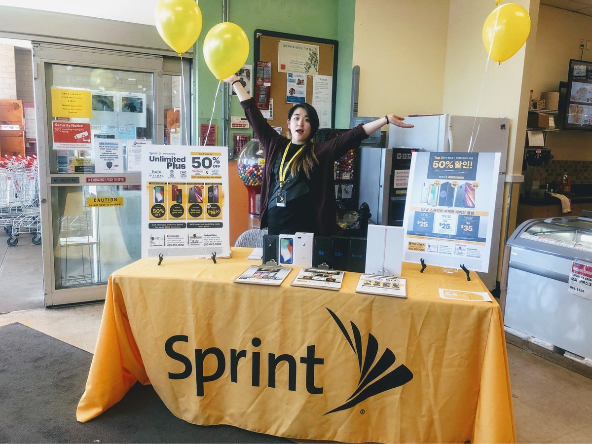 Set up at Hmart today in Federal Way Washington! Come check out the AMAZING deals we have and work with the most amazing staff! We're here to save you money with giving you the most value! 1812 s 320th st unit B federal way 98003. @JamesLeeWC <a href="/EliSprint/">elisprint</a> @Hilda_L3P <a href="/JJSprint/">Joe Sloan</a>
