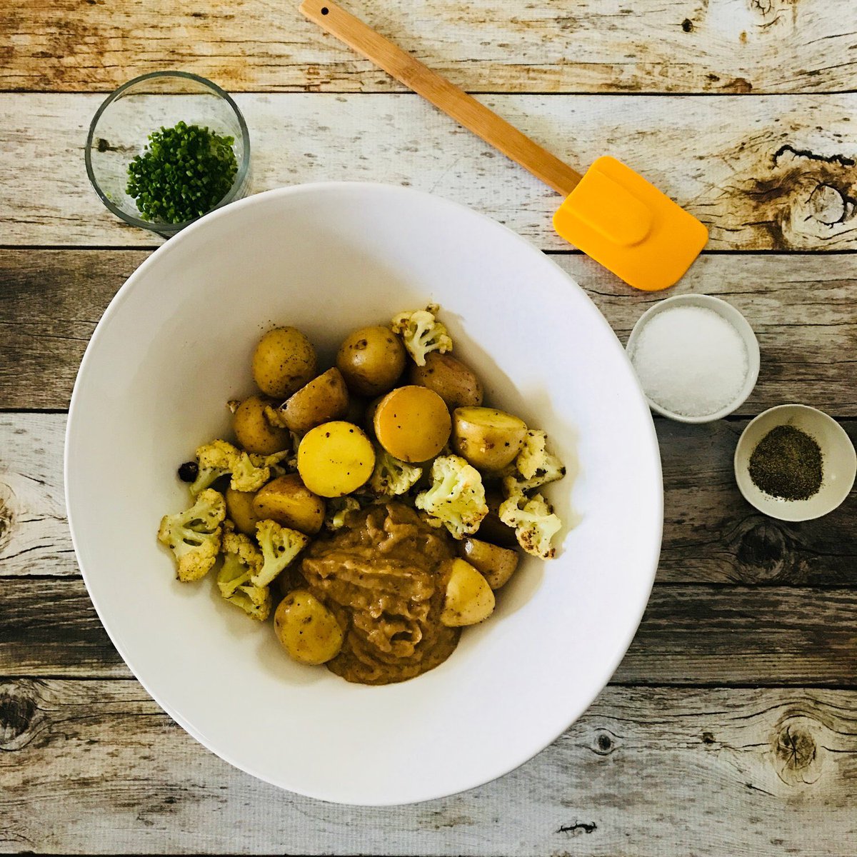 BluebirdandB's tweet image. On this lovely Saturday, we’re thinking about the famous female chefs who inspire us! Check out Becca’s MOUTHWATERING recreation of her idol, @dominiquecrenn’s, Warm Potato Salad. Then tell us who inspires YOU! 
bluebirdandblackberries.com/individual/dom… ✨ #bluebirdandblackberries 
#femalechefs