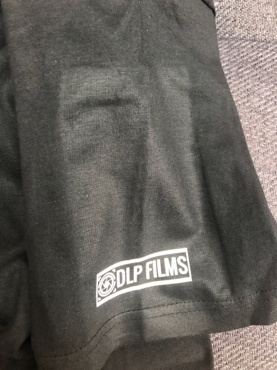 danlobopires's tweet photo. @ShirtinatorUK are you joking guys? Shocking print. Will be returning immediately. How can you not QC this before it’s sent out? 😡 https://t.co/EaX68C8PJv