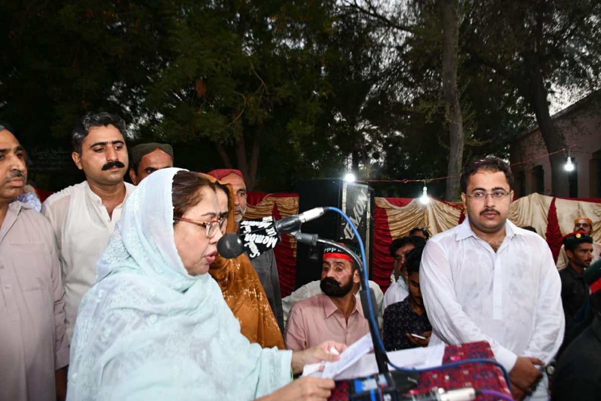 Sadiajavedppp's tweet image. Madam @FaryalTalpurPk in her &amp;amp; Chairman @BBhuttoZardari constituency #PS10 #NA200 meeting people