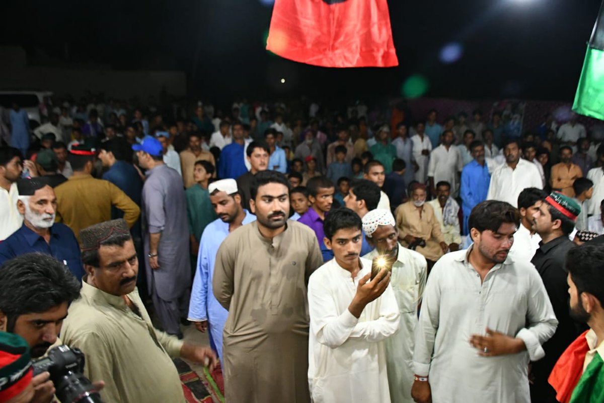 Sadiajavedppp's tweet image. Madam @FaryalTalpurPk in her &amp;amp; Chairman @BBhuttoZardari constituency #PS10 #NA200 meeting people