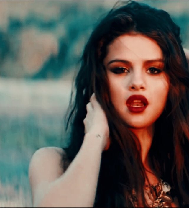 SGAward's tweet photo. VOTE!
#MTVHottest Selena Gomez https://t.co/TFyuewCC8q