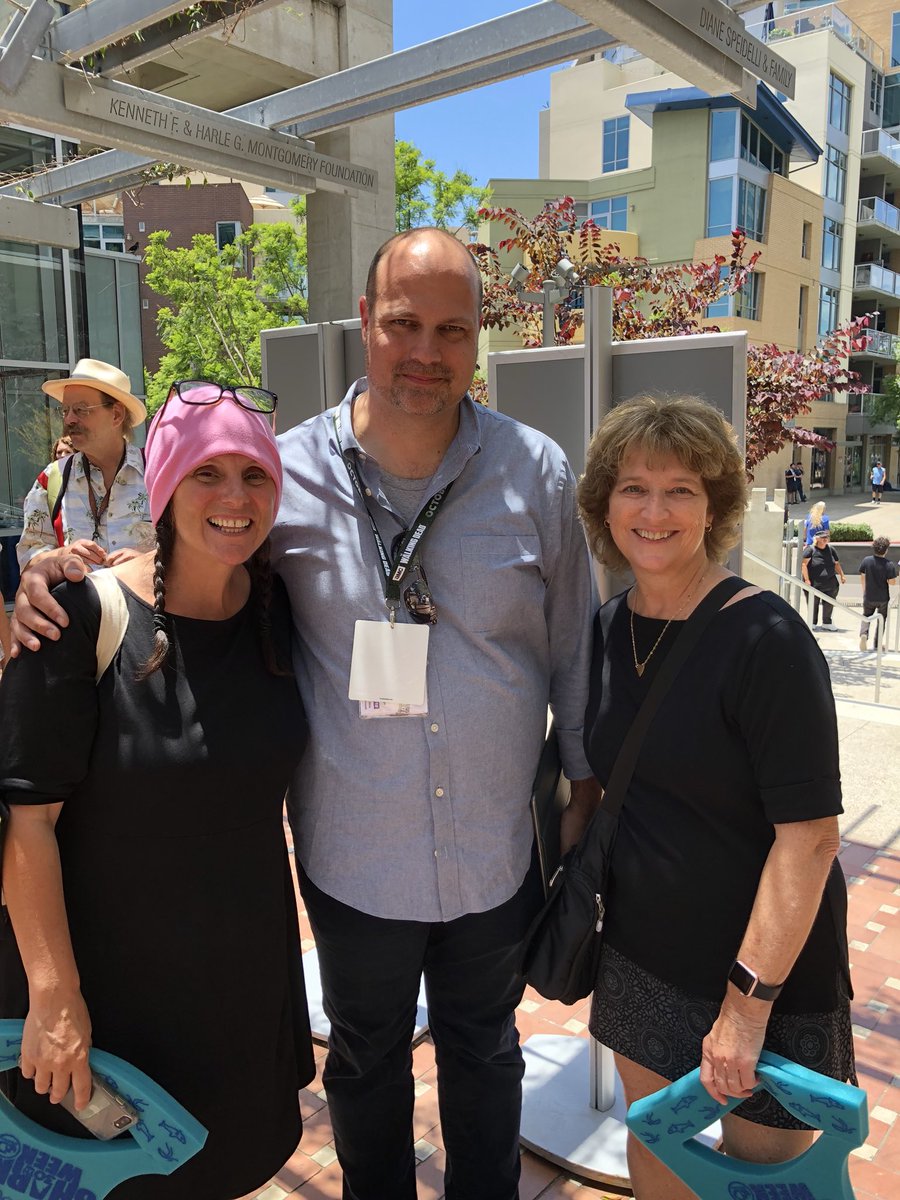 SoCalEdition's tweet photo. That was a great #Outlander panel! Thank you @outlanderpod @OutlanderTVNews @GreatScotBlog for #allthefeels And it was awesome catching up with @ChrisFParnell #SDCC2018 https://t.co/4Kvyflaac9