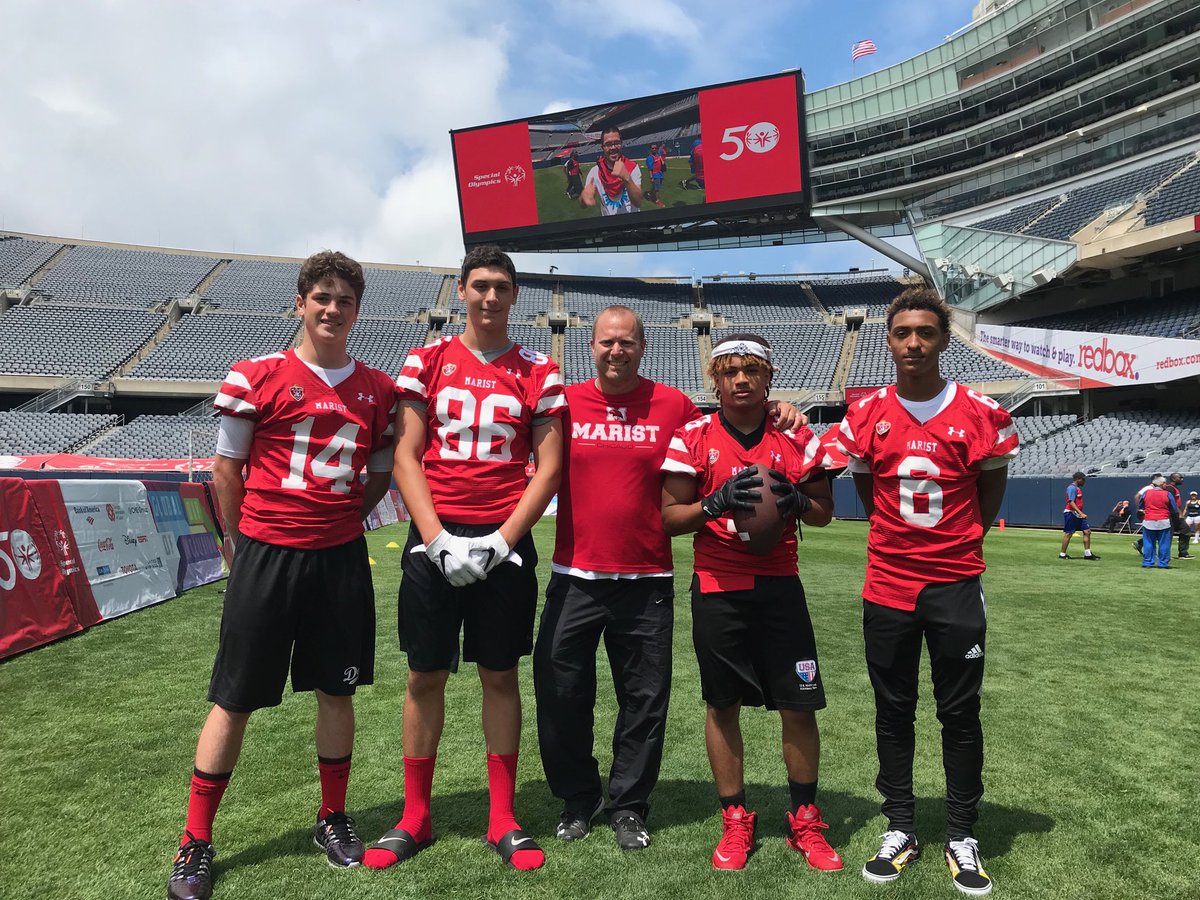 RedHawkFB's tweet photo. Coach Dawz and our guys had a great time volunteering at the #SpecialOlympics50 event at Soldier Field! https://t.co/pyRFP76flm