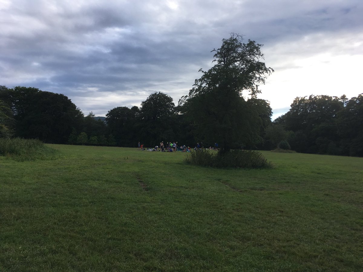 MMTroupe's tweet photo. Après une après midi jeu a Marlay Park, les scouts ont rejoint Larch Hill, un point de base pour commencer la Wicklow way! Les sacs sont prêts! #FabFap #ClapClap #PecBillingue #DabInfini https://t.co/pQVYgdvQCD
