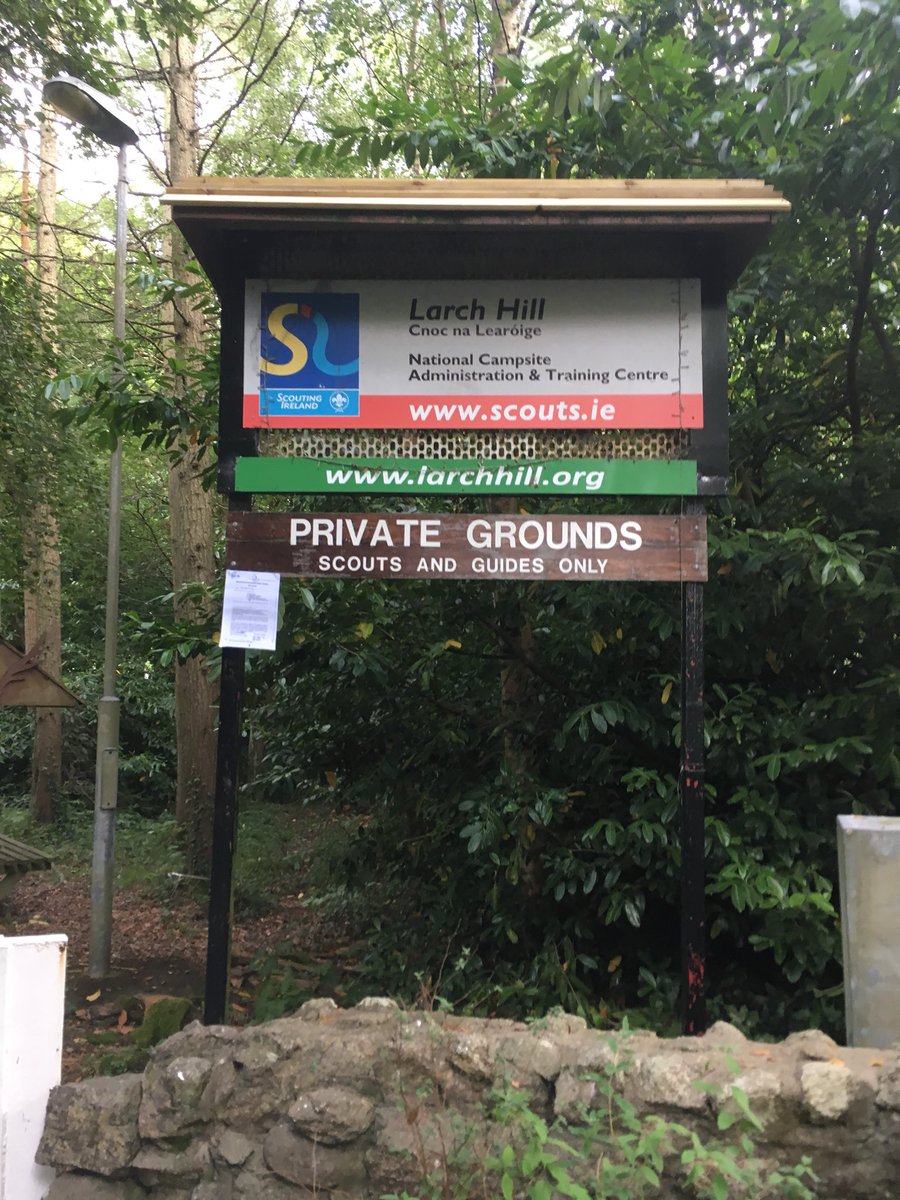 MMTroupe's tweet photo. Après une après midi jeu a Marlay Park, les scouts ont rejoint Larch Hill, un point de base pour commencer la Wicklow way! Les sacs sont prêts! #FabFap #ClapClap #PecBillingue #DabInfini https://t.co/pQVYgdvQCD