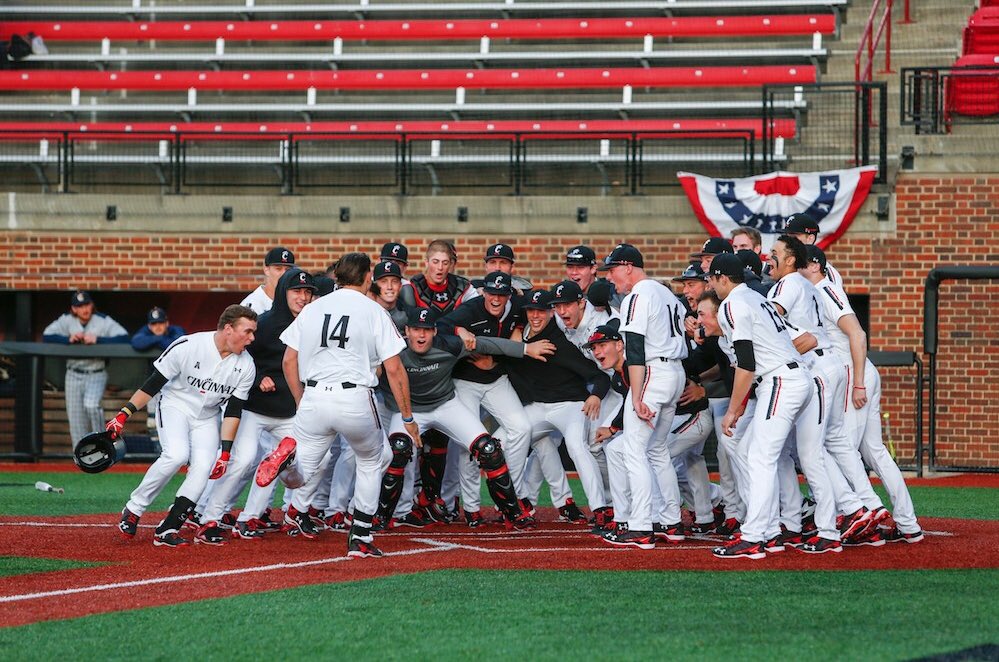 zachsegal_'s tweet photo. I'm excited and humbled to announce that I've committed to the University of Cincinnati to further my education and baseball career! Thanks to my amazing family and all the coaches who have helped me along the way to achieve my dream of playing d1 baseball https://t.co/AsvAl63DV3