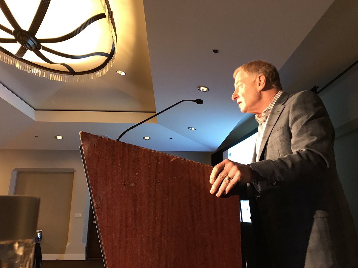 IBDMD's tweet photo. I specifically chose the topic “Pearls for our Foundational Agents in #IBD” for #CCIBD18 because (imo) our med confs are not spending enough time on these anymore! (5-ASA, steroids, immunomodulators). Important that we address how to use these agents! .Hanauer doing a nice job. https://t.co/9PxfjQ84wn