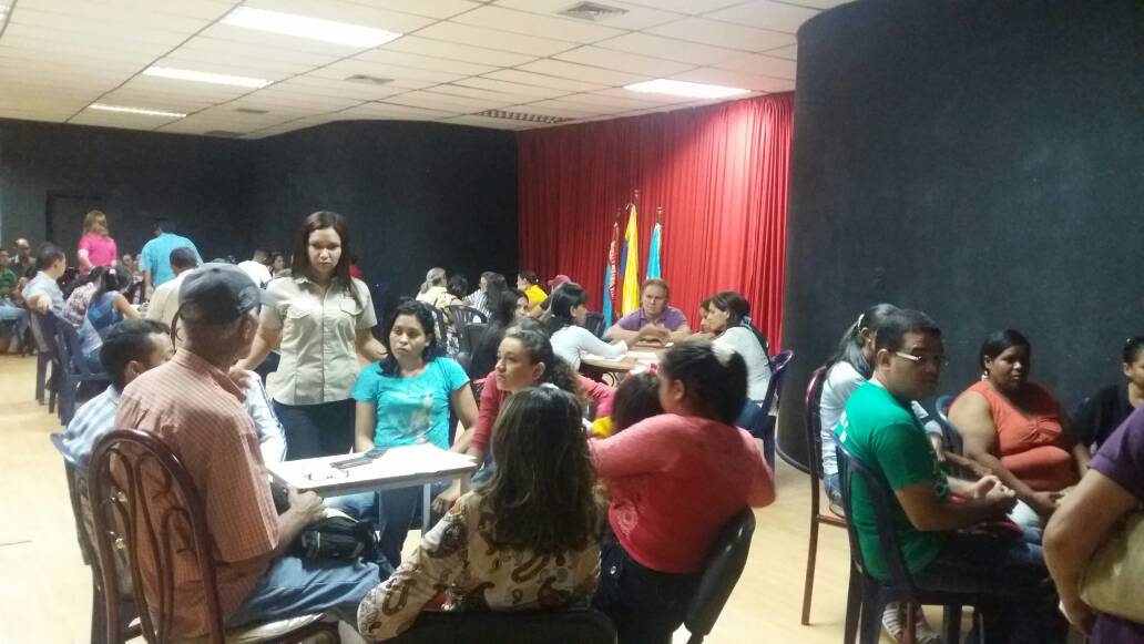 MujerPsuvFalcon's tweet photo. Desde Dabajuro @PSUVMujeres #Falcon dando el debate en el marco de las 7 lineas estrategicas del pdte @NicolasMaduro de cara al IV congreso del @PartidoPSUV el 28J #SocialismoFeministaAlIVCongresoDelPsuv https://t.co/Q8gbEuzVjj