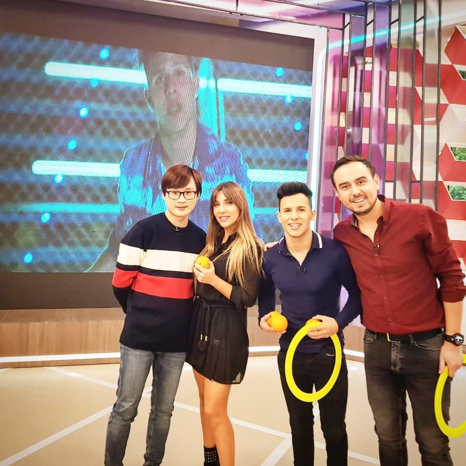 agustinjunior_'s tweet photo. Grabando! 📽🔴
Muchas gracias al programa @SabingoCHV 
Por siempre abrir las puertas a este arte tan popular el circo y en especial por la buena onda a mi circo @CircoPastelito https://t.co/bFfFqsxURj