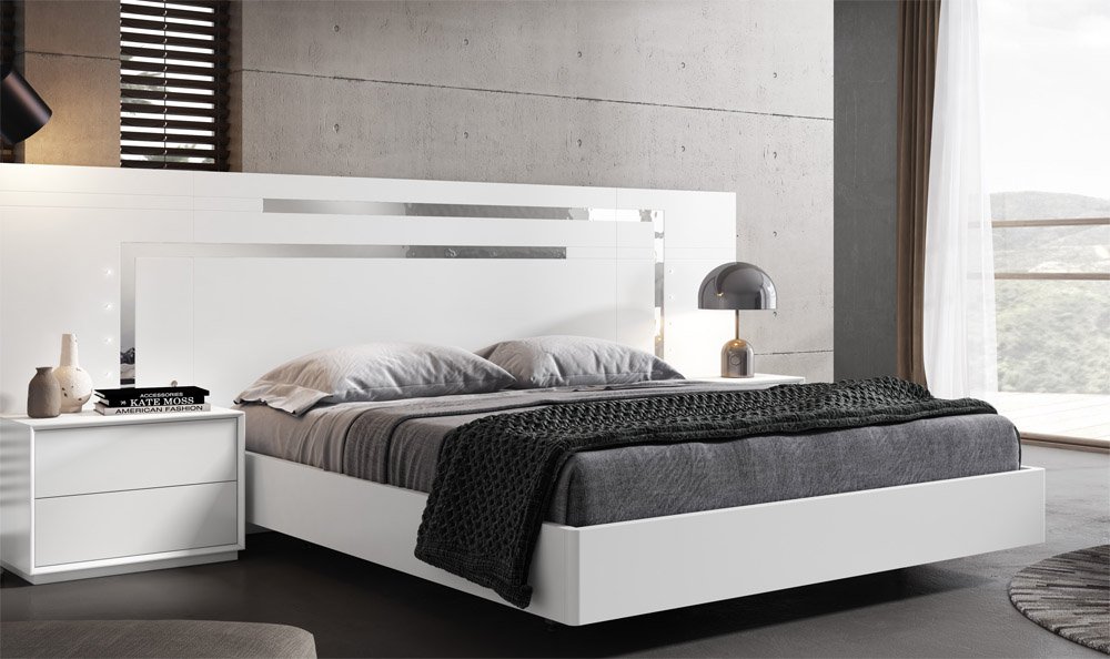 El blanco vuelve con fuerza y para quedarse! 
Gran tendencia que puede adaptarse a cualquier ambiente.
#Mobiliario #Decoración