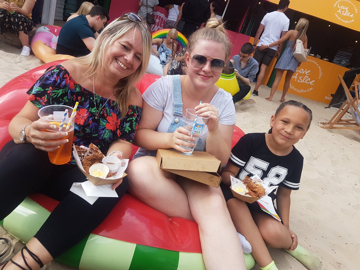 princess_33's tweet photo. #JustEatFoodFest family day ...food ...drink...live music https://t.co/4Jn9fsPDeh