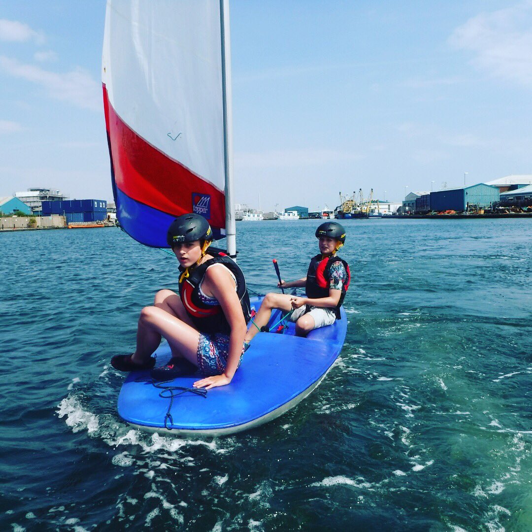 2260Sqn's tweet photo. What an amazing summer to try out some Watersports! Today we travelled to Hove and Adur @SeaCadetsUK to learn how to sail... and we get to stay overnight to do more tomorrow! #whatwedo #watersports @HantsIOWWing @SWRegionRAFAC @RgComdtSW @ComdtAC https://t.co/qRXLYbhdrE