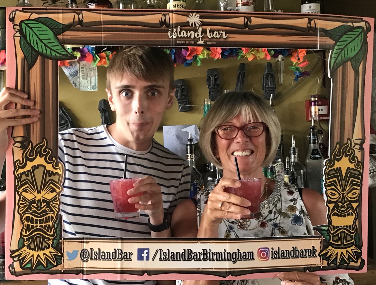 HilchyBoy's tweet image. Great #cocktailmasterclass at @island bar with birthday boy Joe - he certainly knows his cocktails 🍸🍹We’ll be back 😎👍