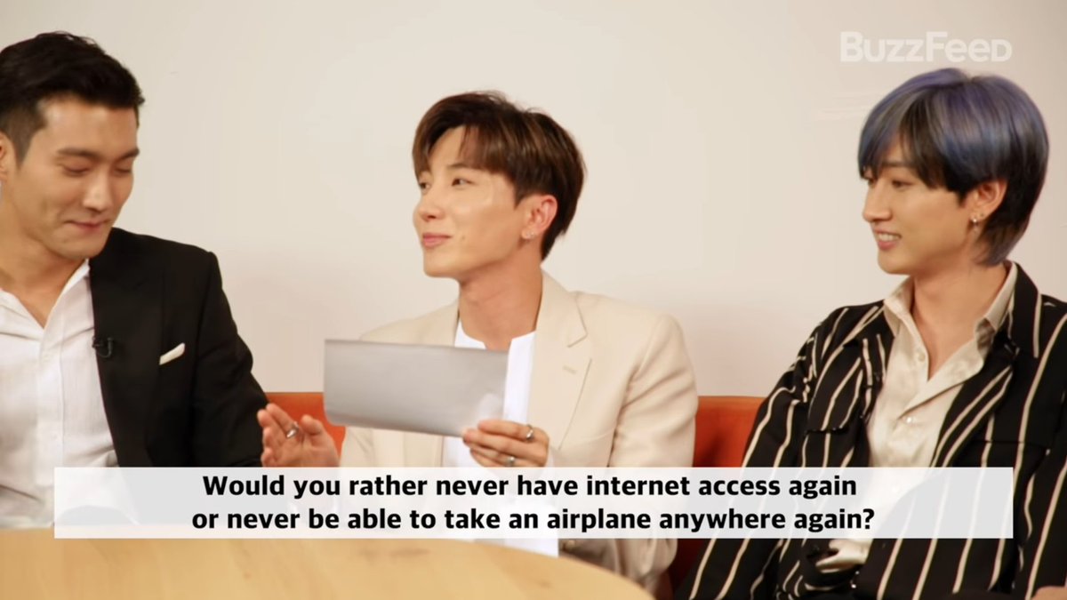jongwoontrash's tweet photo. Yesung, the SNS addict who hates riding airplanes, just got asked the easiest question of his life https://t.co/MaC0ZjlGAj