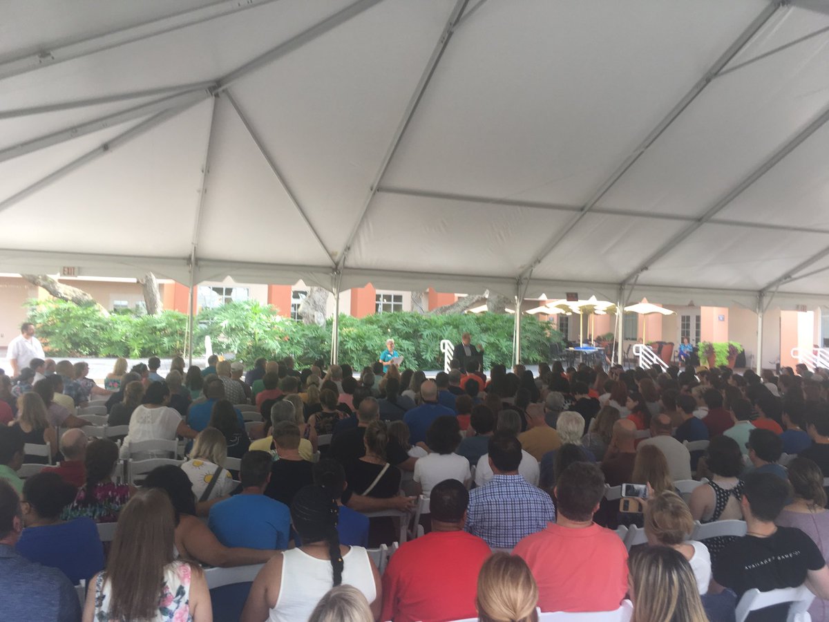 An exciting morning on campus...PreCollege Closing Ceremony! Congrats to all the students and their families! ⁦@RinglingCollege⁩