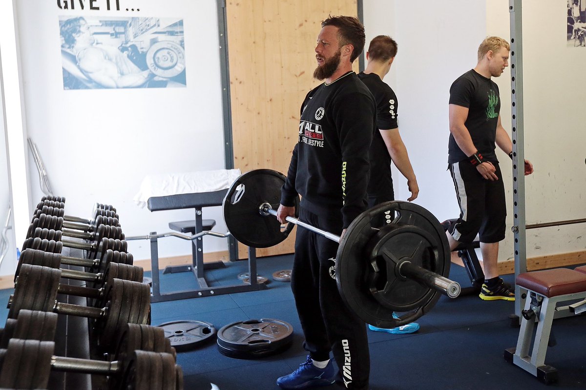MaxHolst22's tweet photo. Tage 4 &amp; 5 unseres Trainingslagers in Kappl sind geschafft. 💪

(Fotos: Oliver Vogler)
#hsgwetzlar #dkbhbl #leica #saison20182019 https://t.co/iW6MikhmLW