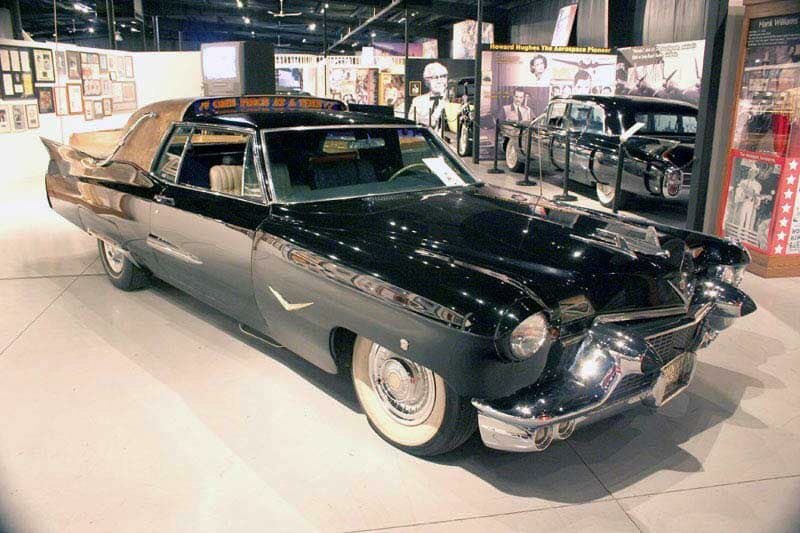 Dalton_AFarrier's tweet photo. if she dont know what year this Cadillac is she aint the one.. https://t.co/AaGtA67aP2