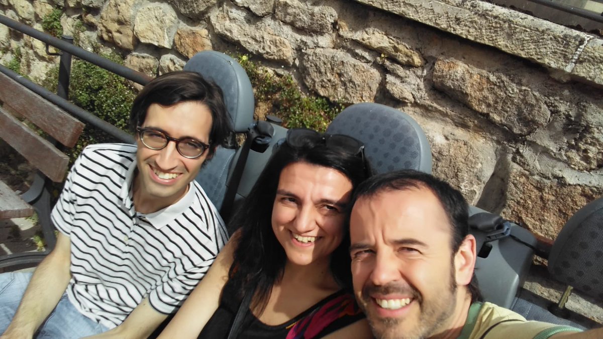 TrioSekrets's tweet photo. Dinats a #CasaDavid i ben asseguts (i lligats!) en aquest banc tan original per comtemplar els paratges de @TrilloyComarca
@TrioSekrets @olgamiracle @Ggrejo https://t.co/mabQax4yMf